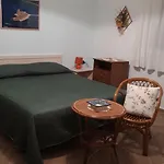 Miramare Di Antonella Ranieri Bed & Breakfast 3*