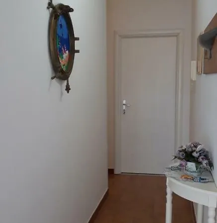 Bed & Breakfast Miramare Di Antonella Ranieri 3*