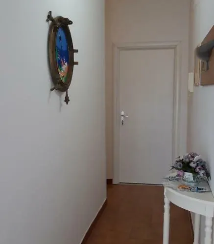 לינה וארוחת בוקר Miramare Di Antonella Ranieri 3*