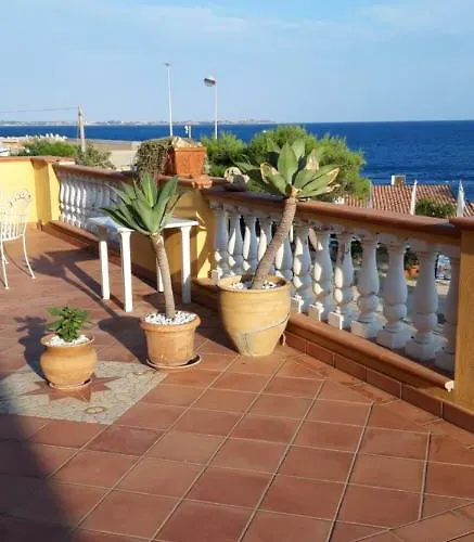 Miramare Di Antonella Ranieri לינה וארוחת בוקר