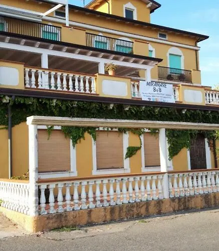 Miramare Di Antonella Ranieri לינה וארוחת בוקר